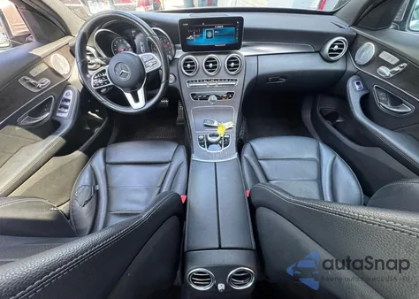 2020 Mercedes-Benz C 300 4Matic z USA, uszkodzony, nr VIN 55SWF8EB0LU328511